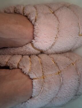 Women's Worn Plush Pink & Gold Fuzzy Slippers